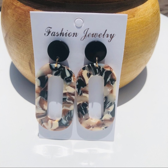Jewelry - Black & Cream Acrylic Earrings 2/$20